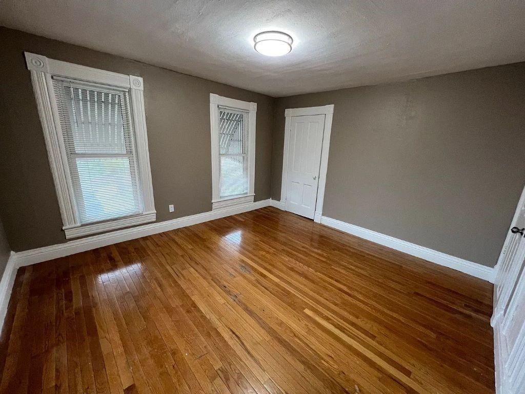 3217 Thompson Avenue — photo 14