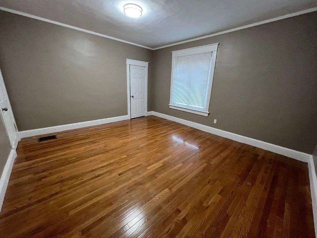 3217 Thompson Avenue — photo 17