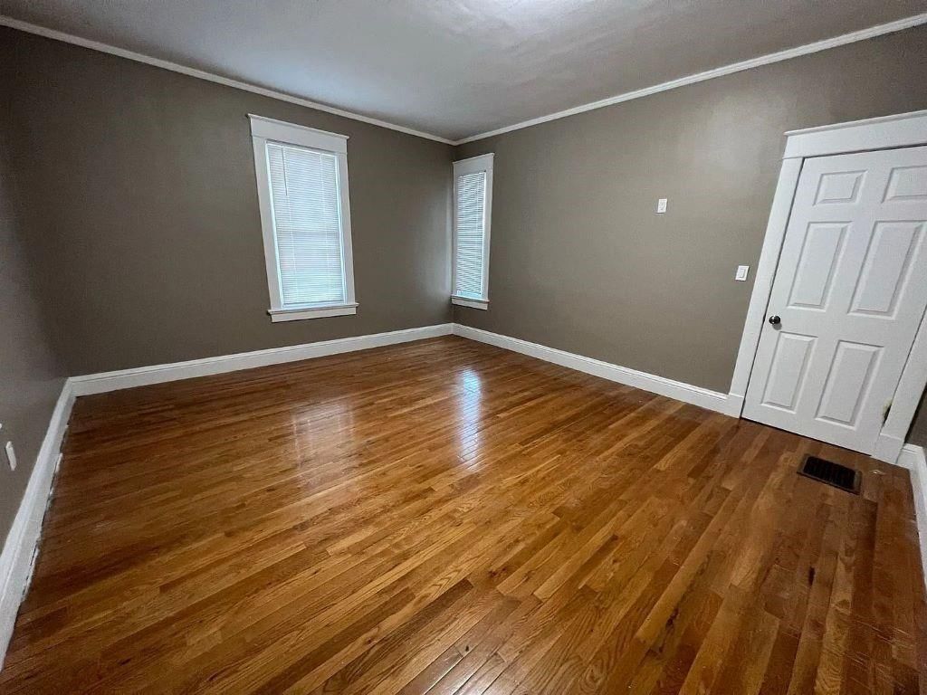 3217 Thompson Avenue — photo 18