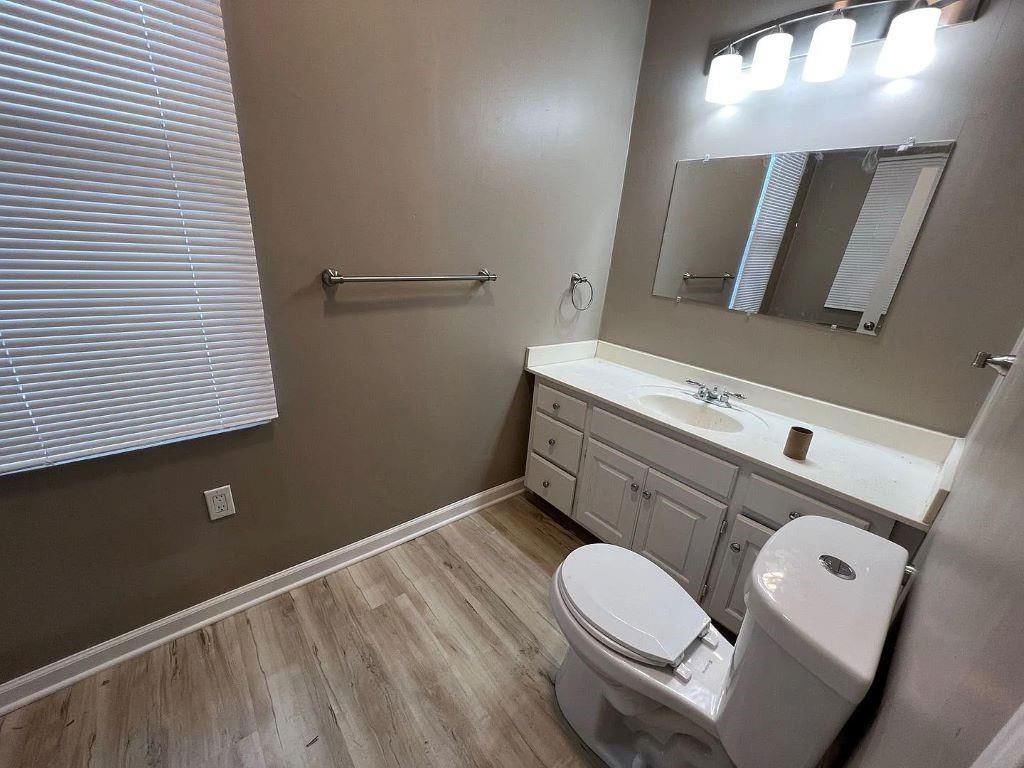 3217 Thompson Avenue — photo 19
