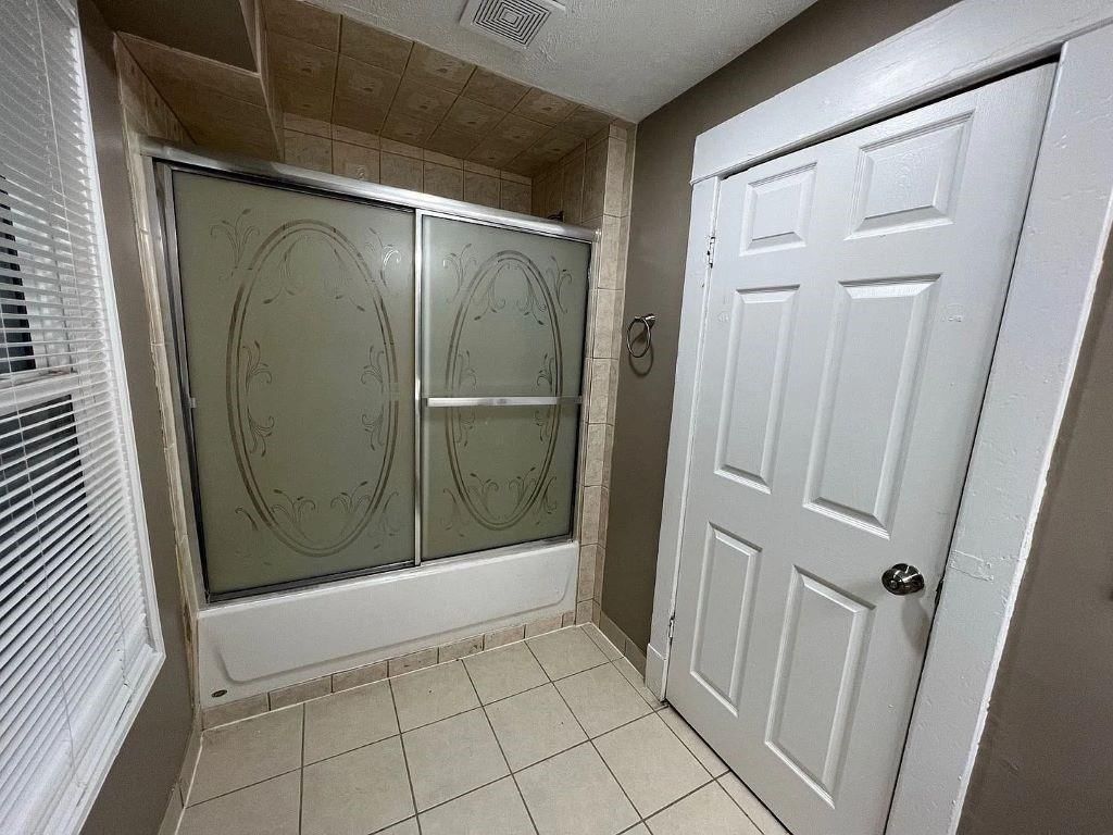 3217 Thompson Avenue — photo 21