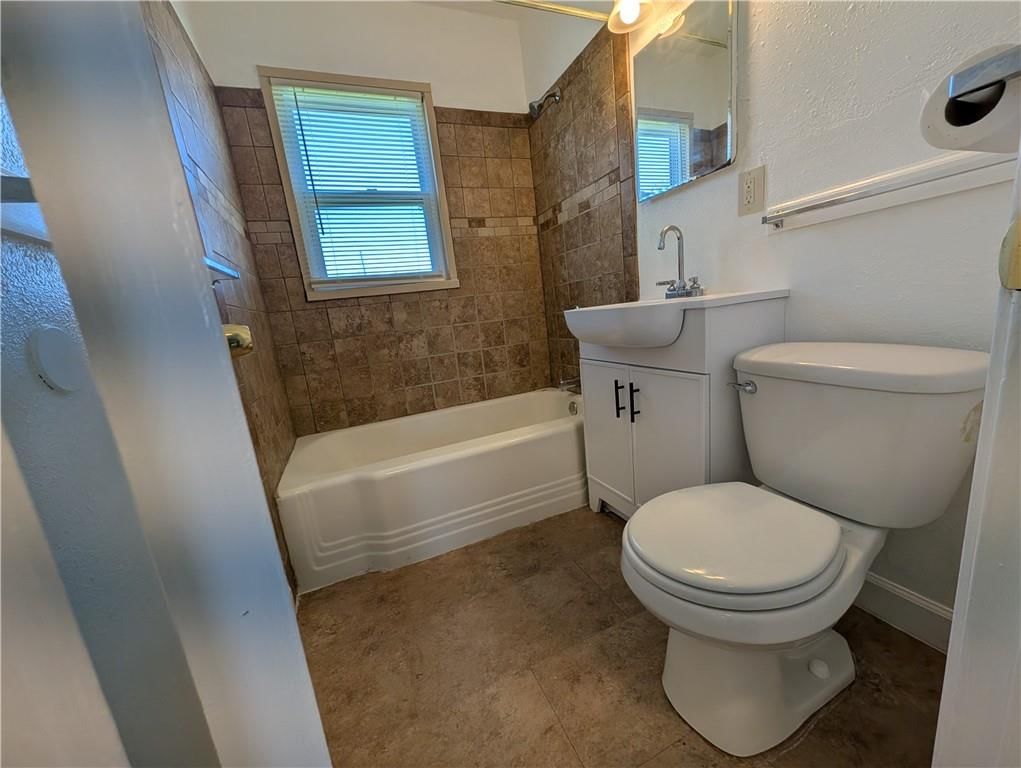 9504 Harrison Street — photo 2