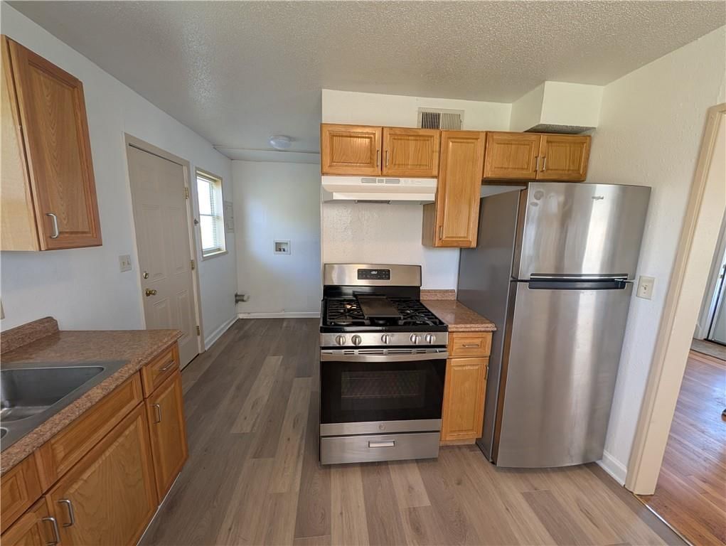 9504 Harrison Street — photo 4