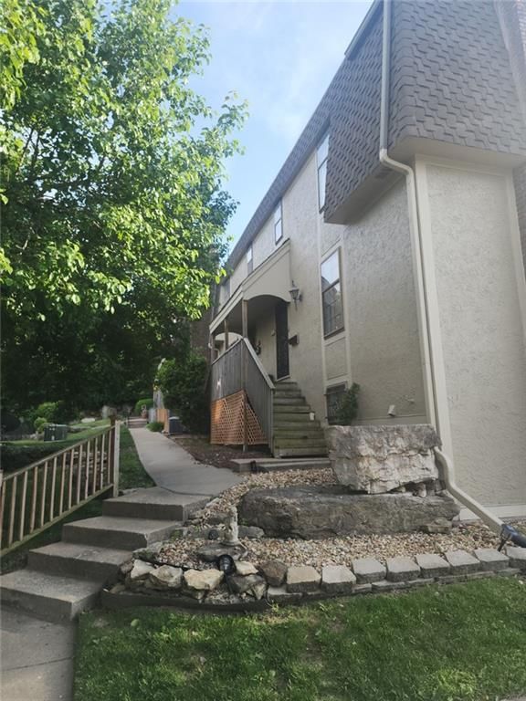 111 W Bannister Road — photo 26
