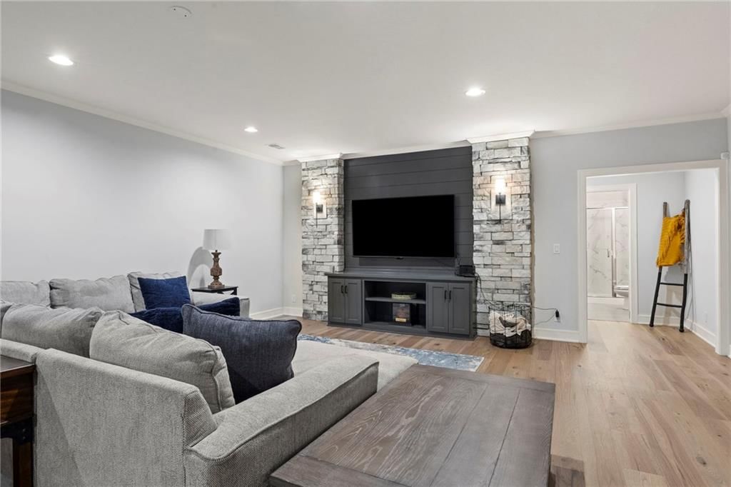 16704 Earnshaw Street — photo 35