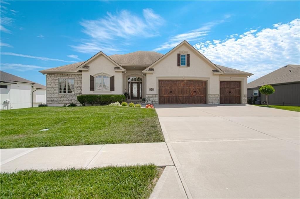 2512 NE CRESTVIEW Street — photo 3