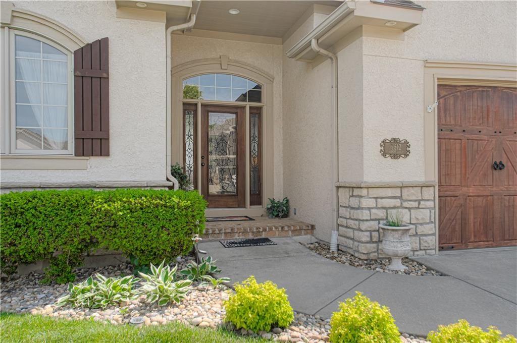 2512 NE CRESTVIEW Street — photo 4