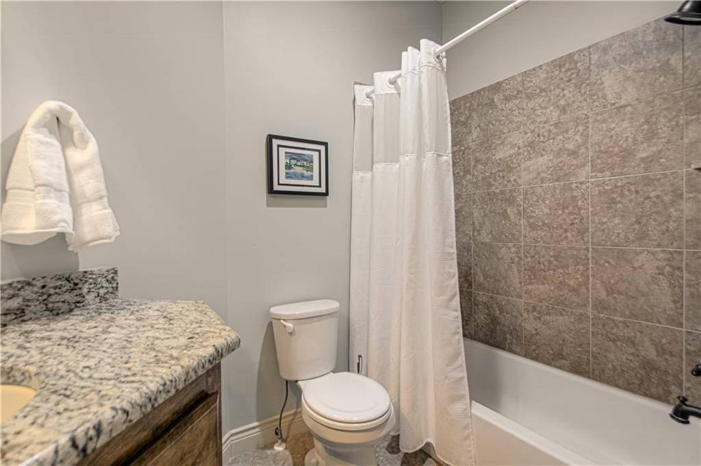 2512 NE CRESTVIEW Street — photo 10