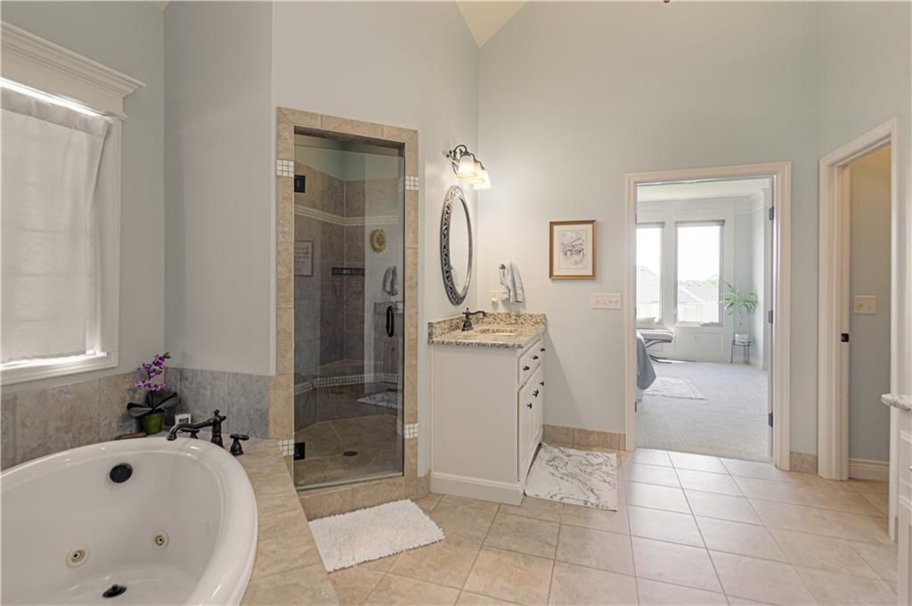 2512 NE CRESTVIEW Street — photo 15