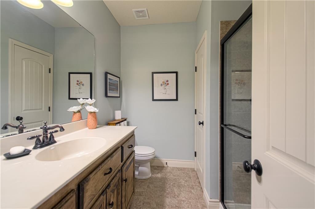 2512 NE CRESTVIEW Street — photo 25