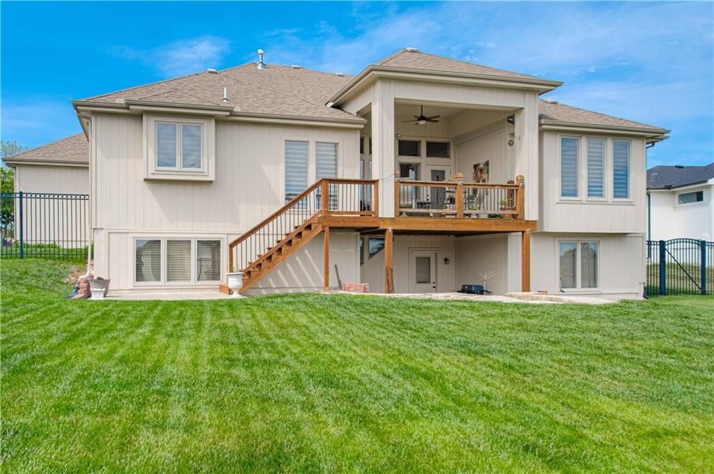 2512 NE CRESTVIEW Street — photo 33