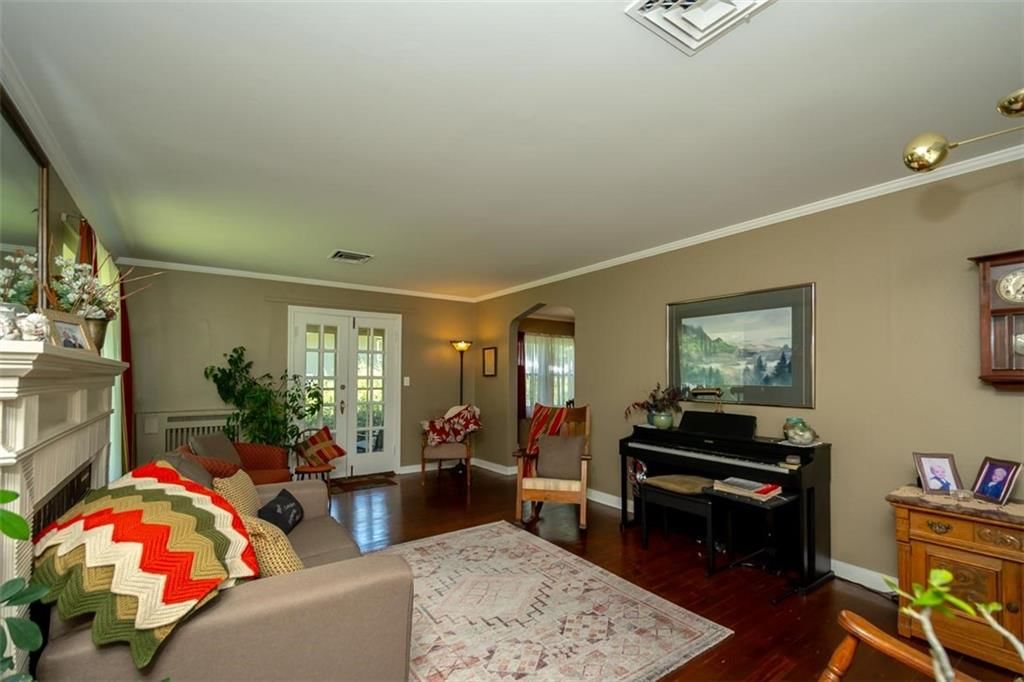 1209 S Hickory Street — photo 9