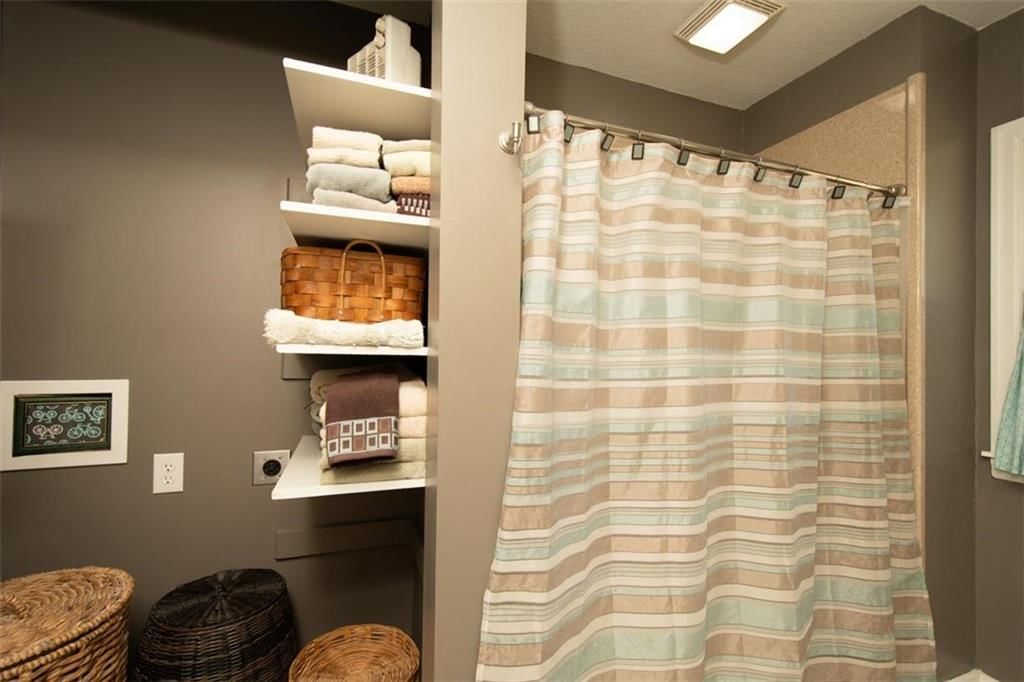 1209 S Hickory Street — photo 17