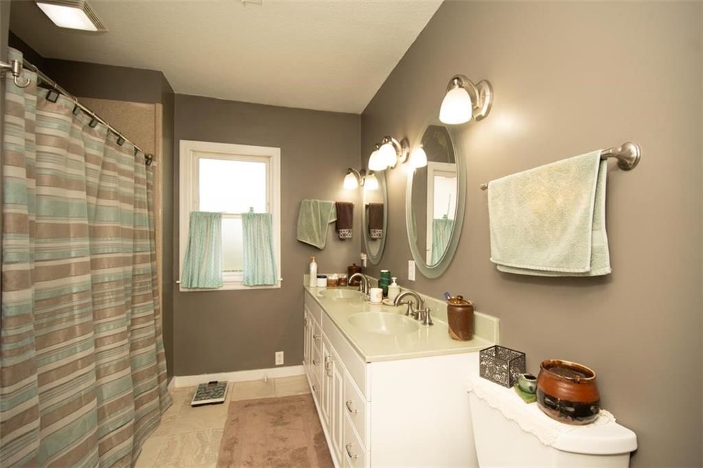 1209 S Hickory Street — photo 18