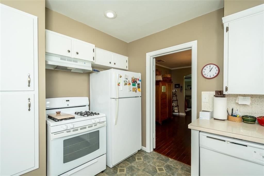 1209 S Hickory Street — photo 24