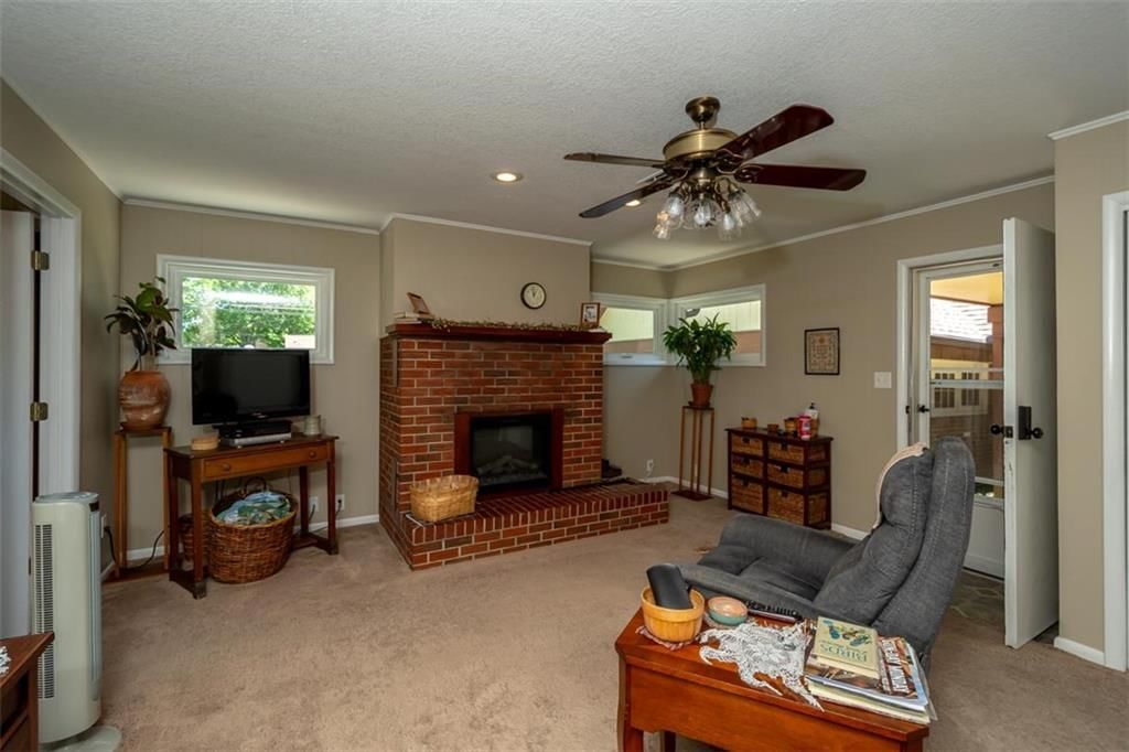 1209 S Hickory Street — photo 26