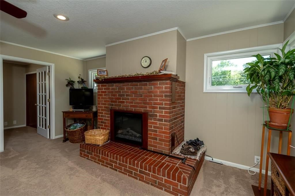 1209 S Hickory Street — photo 27