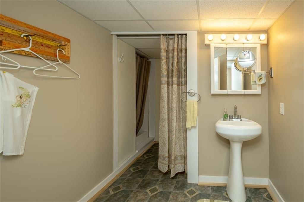 1209 S Hickory Street — photo 35