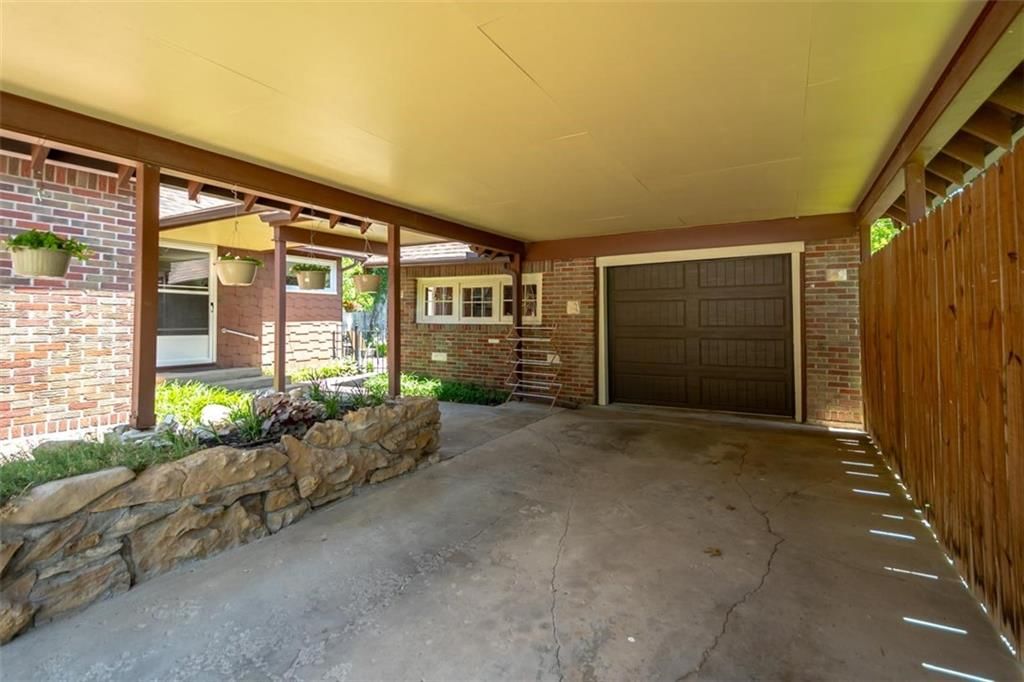 1209 S Hickory Street — photo 40