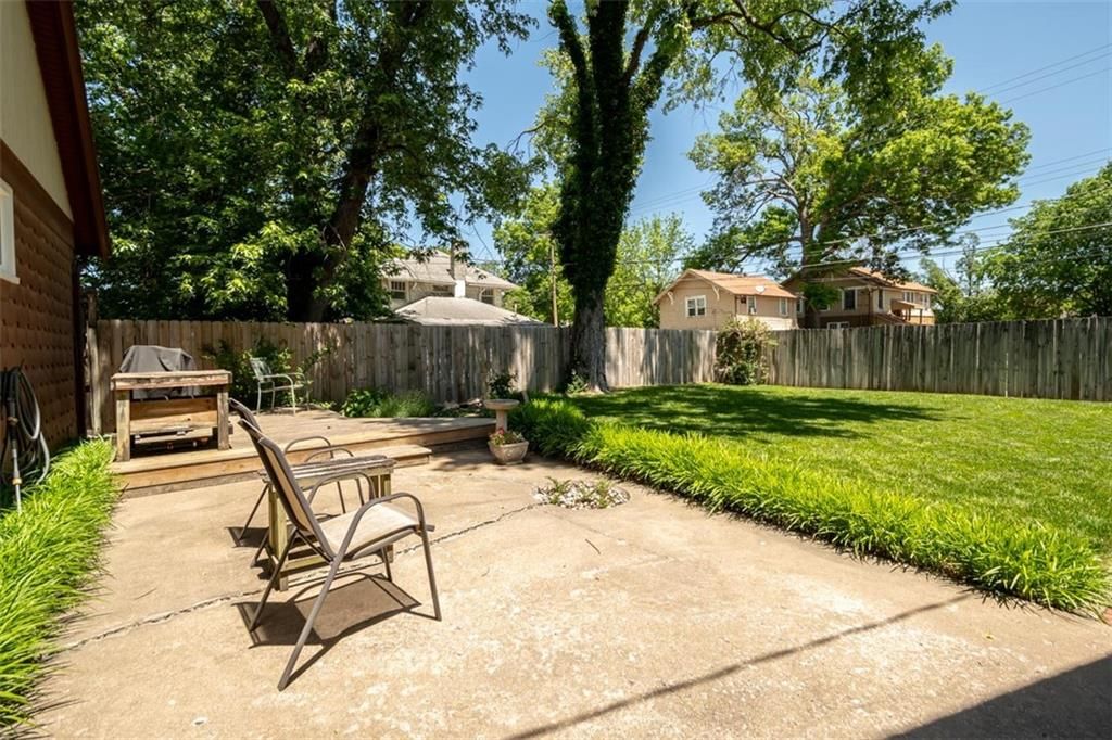 1209 S Hickory Street — photo 45