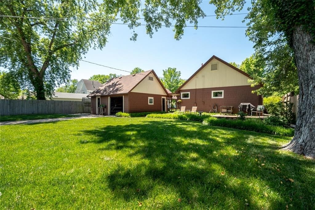 1209 S Hickory Street — photo 46