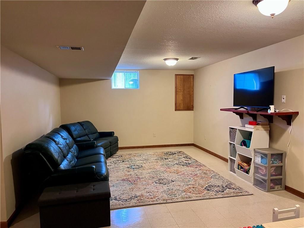 2517 NW Leann Drive — photo 19