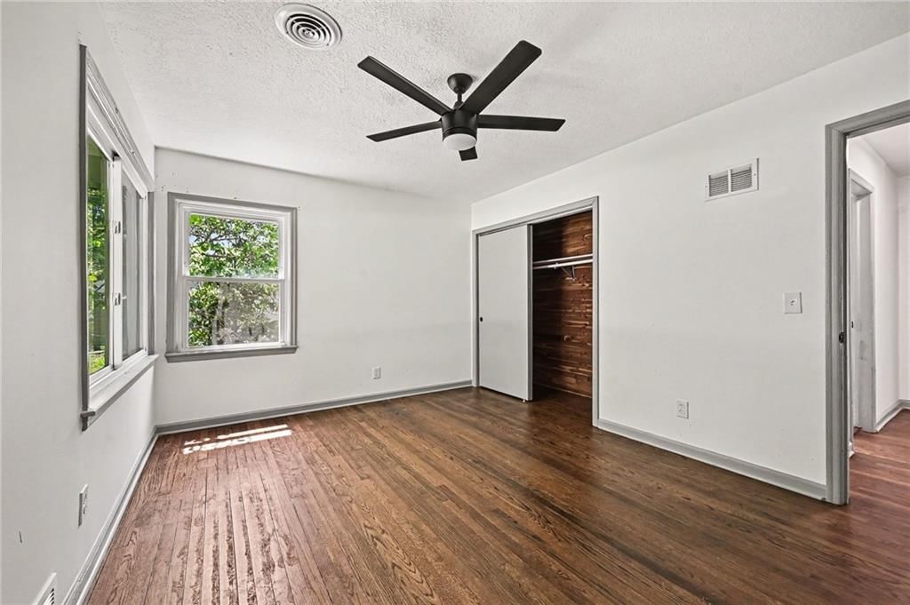 613 E Red Road — photo 10