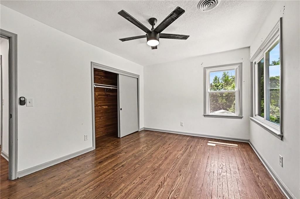 613 E Red Road — photo 11