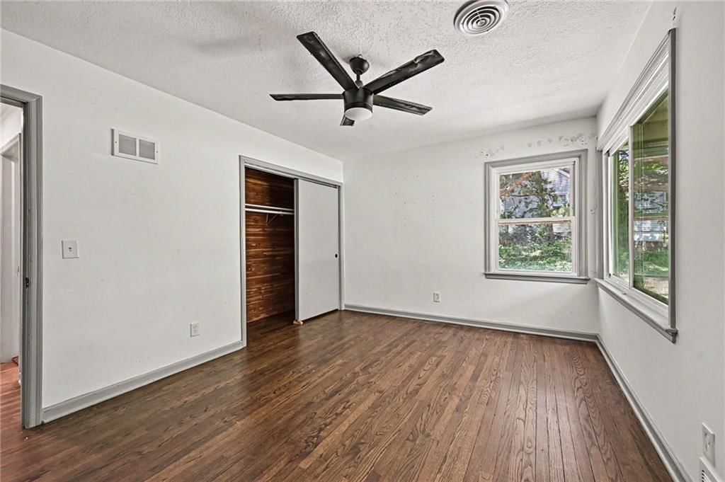 613 E Red Road — photo 13