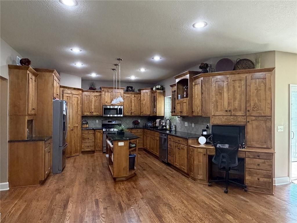 7822 Hull Avenue — photo 11