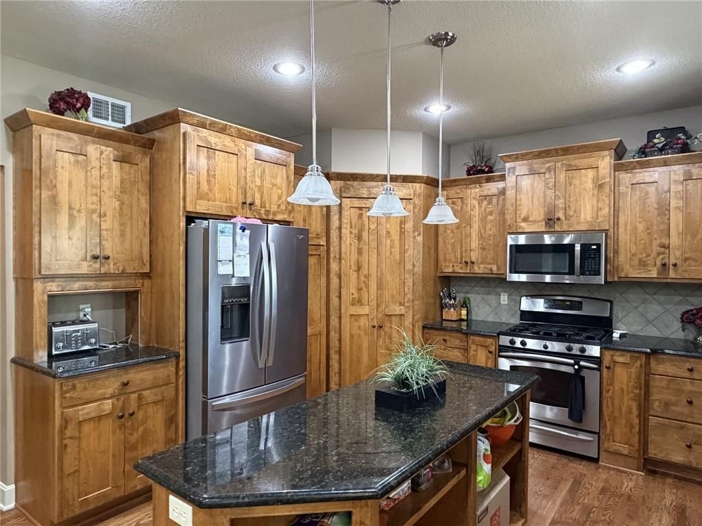 7822 Hull Avenue — photo 13
