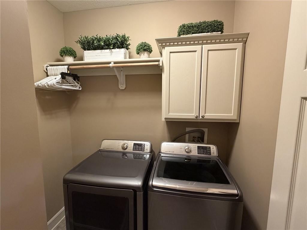 7822 Hull Avenue — photo 15