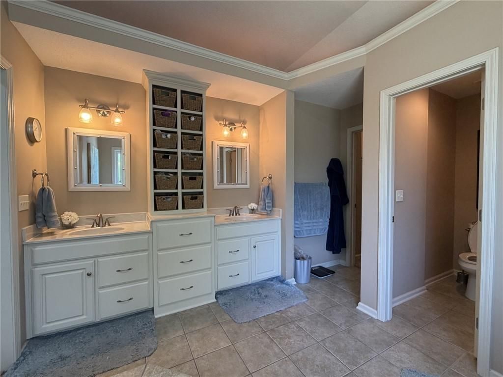 7822 Hull Avenue — photo 19