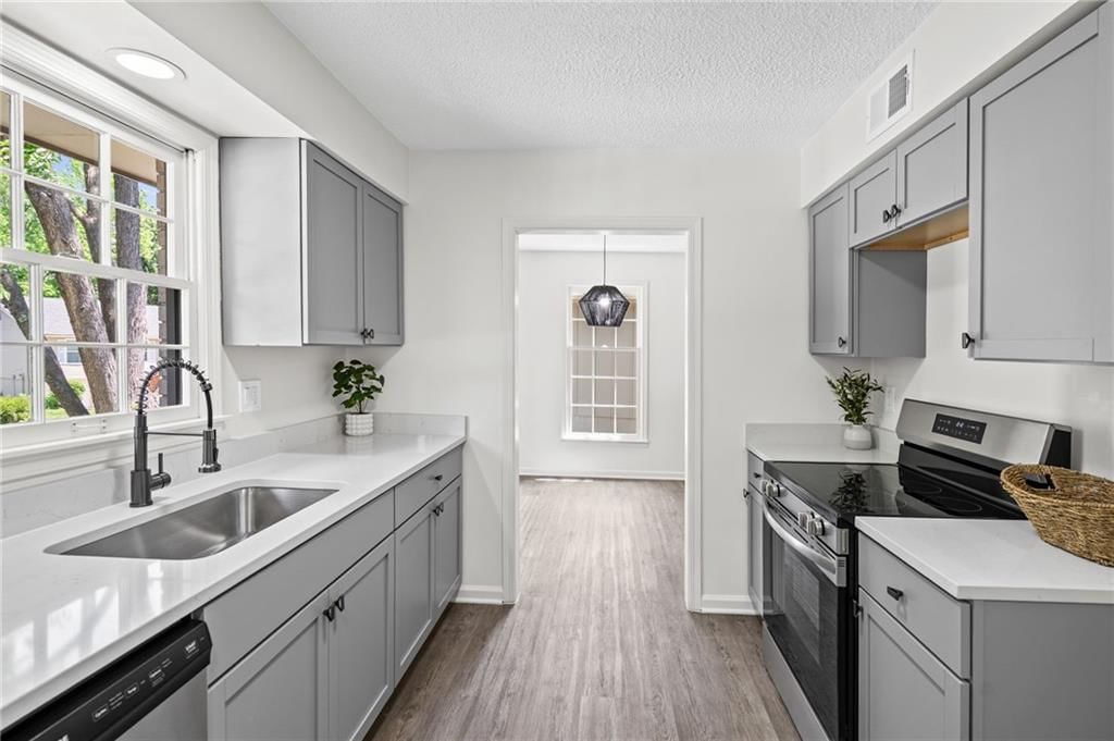 3004 Iva Drive — photo 5