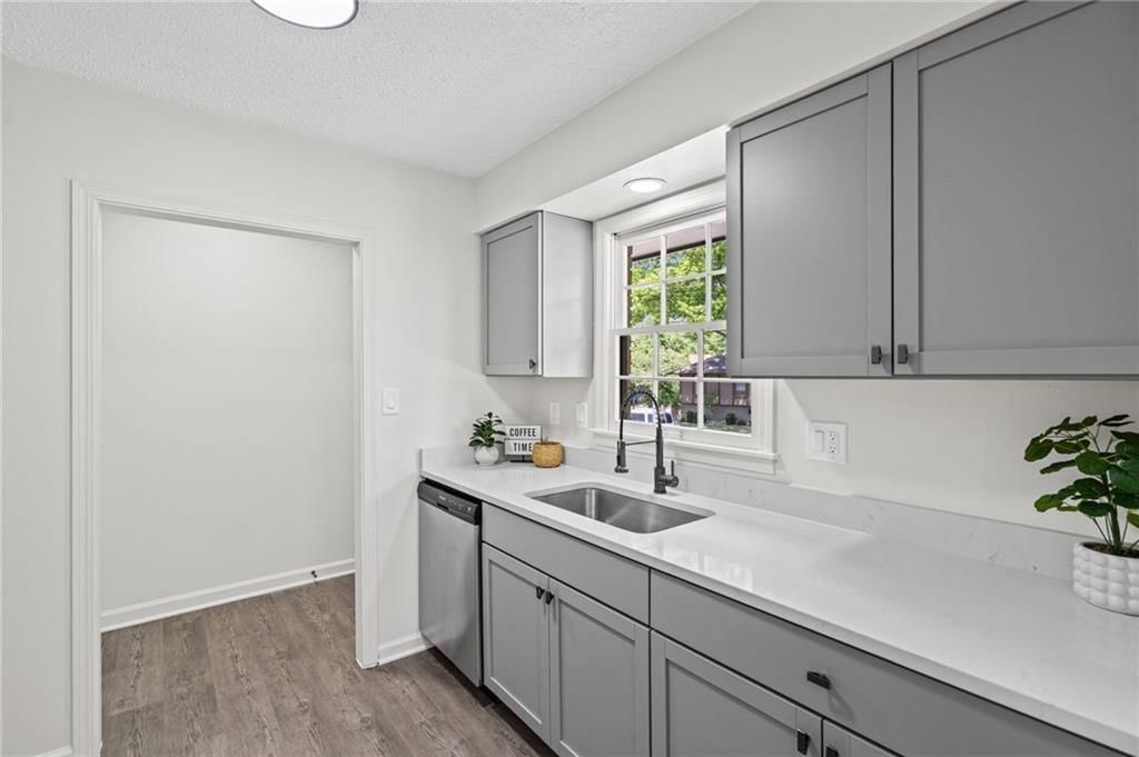 3004 Iva Drive — photo 8