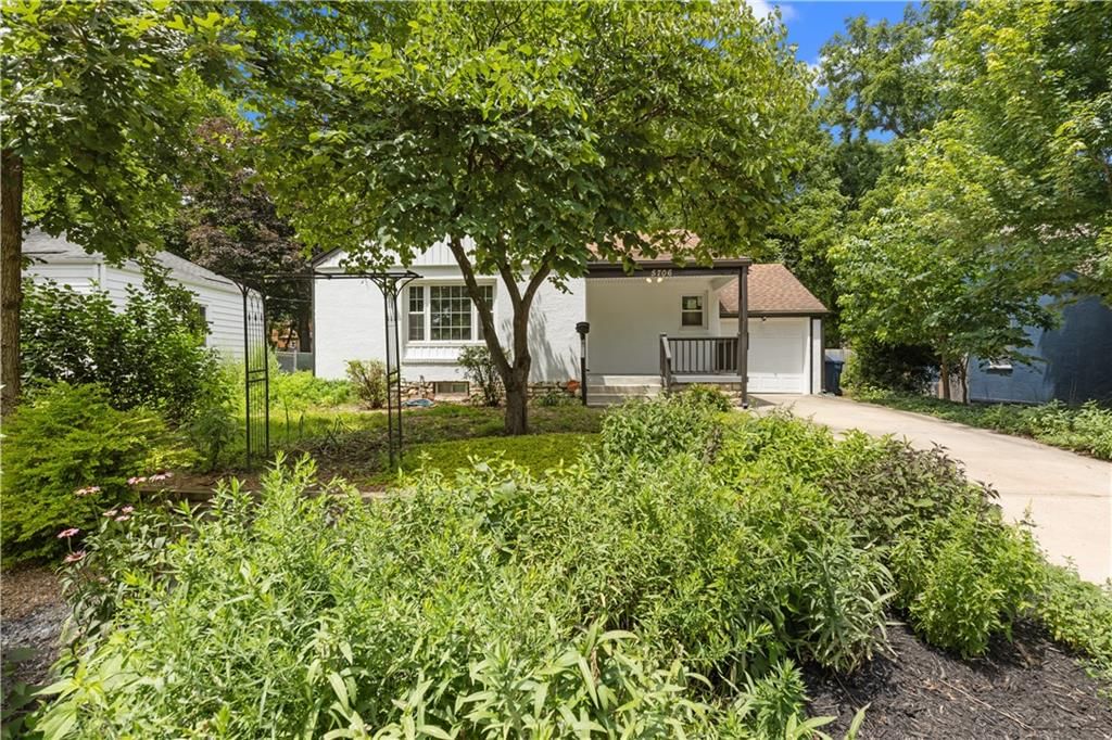5706 Walmer Street — photo 2