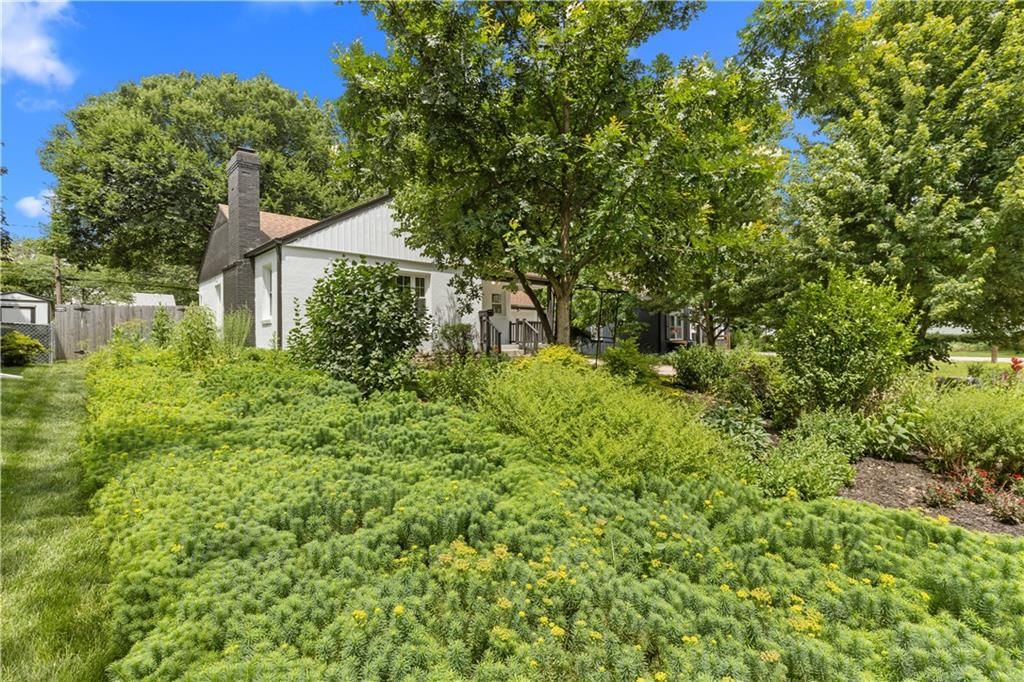 5706 Walmer Street — photo 3