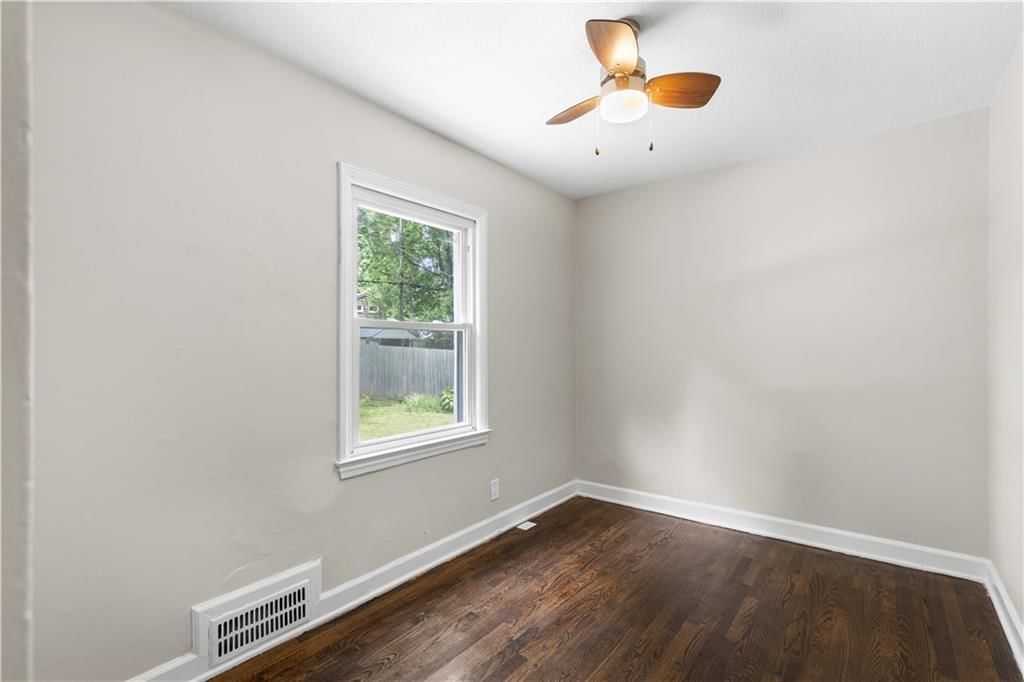 5706 Walmer Street — photo 8