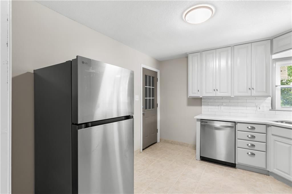 5706 Walmer Street — photo 10