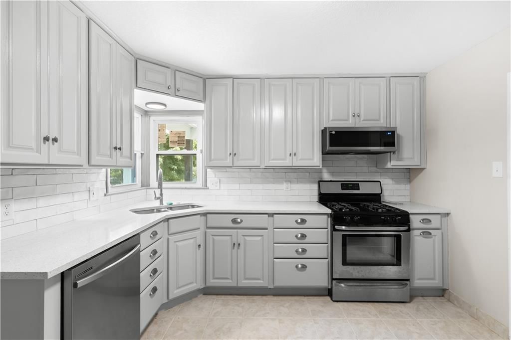 5706 Walmer Street — photo 12