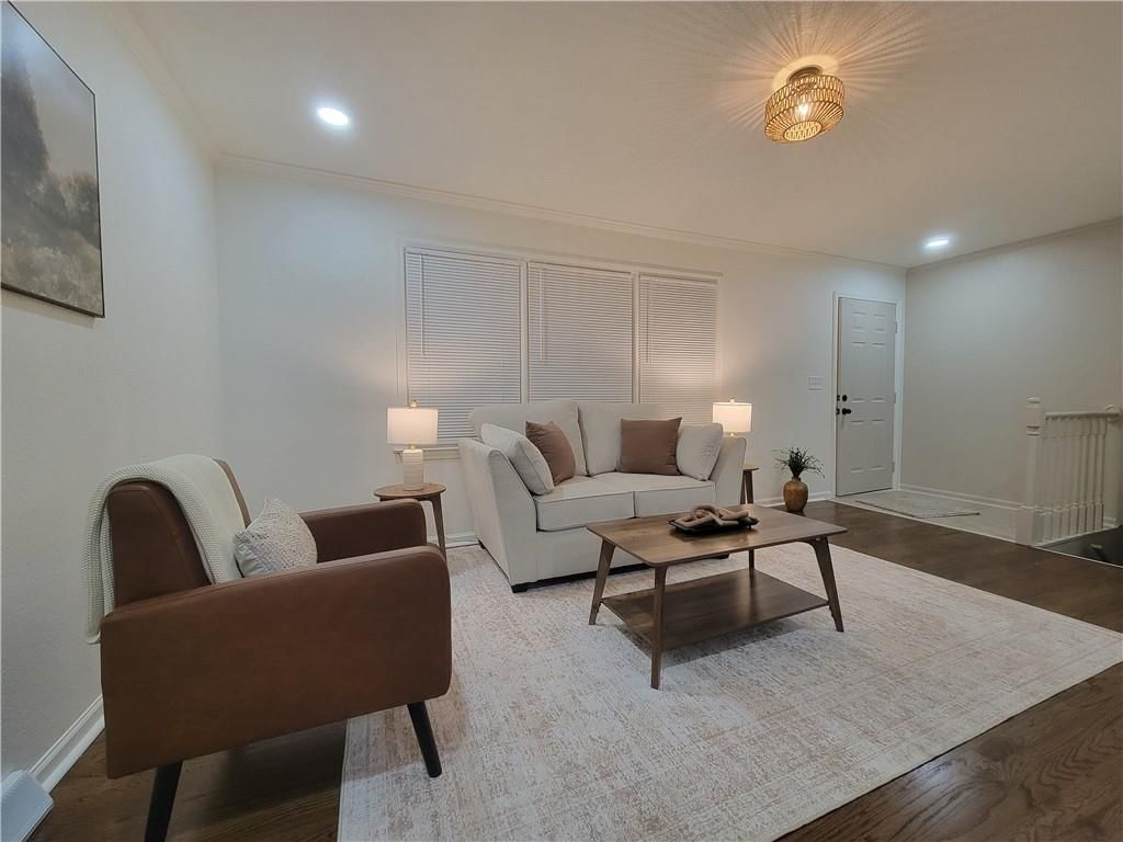 517 NW Little Avenue — photo 4