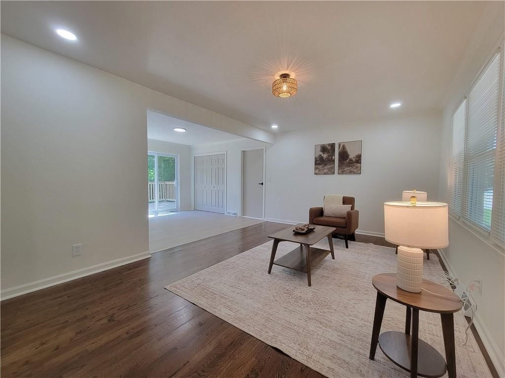 517 NW Little Avenue — photo 6