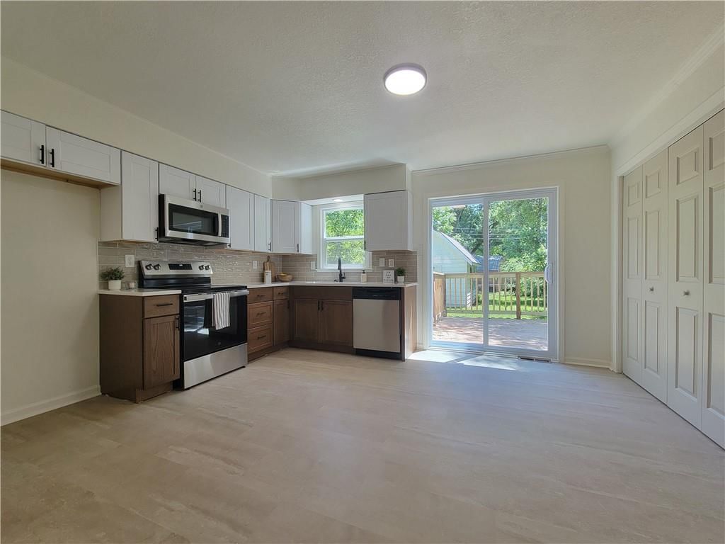 517 NW Little Avenue — photo 9