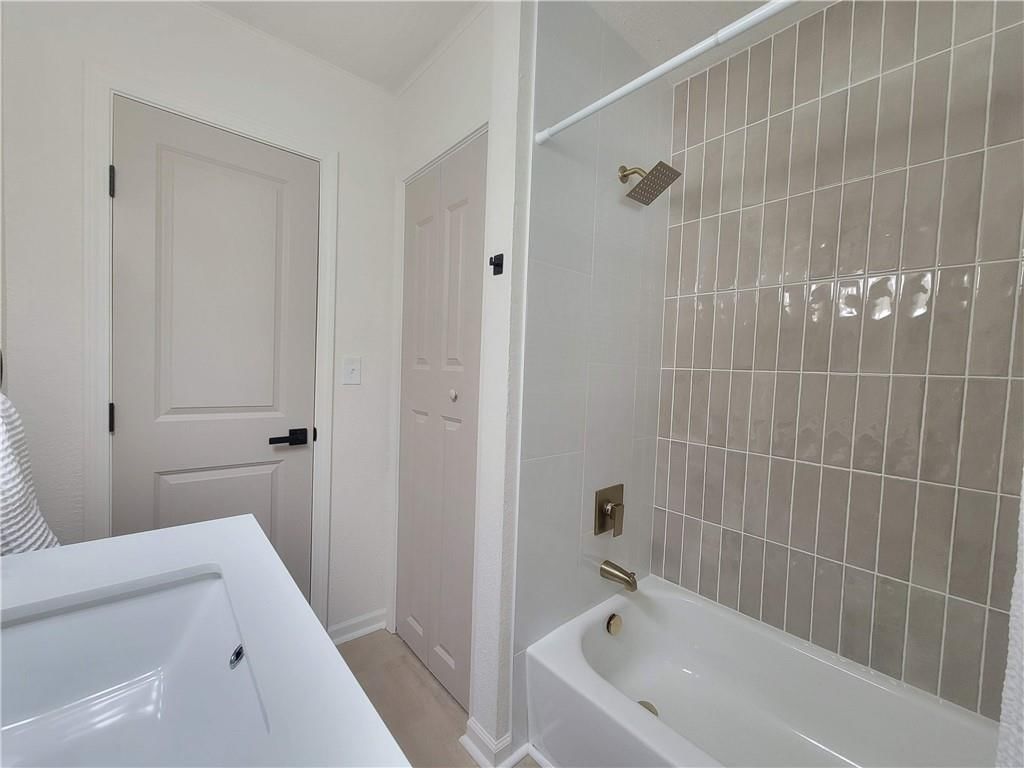 517 NW Little Avenue — photo 17