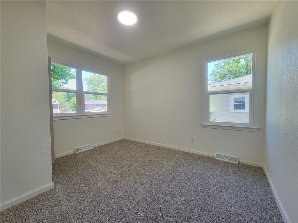 517 NW Little Avenue — photo 20