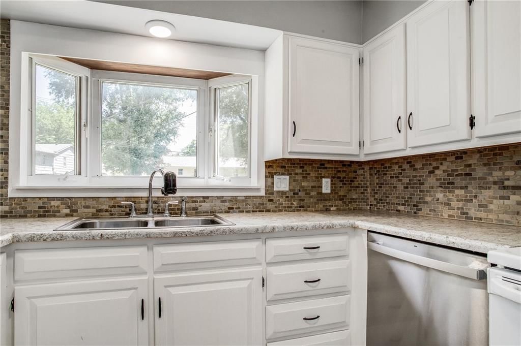 10609 Askew Avenue — photo 8