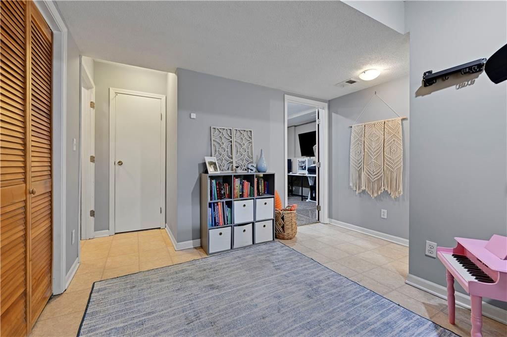 617 N Cedar Street — photo 26