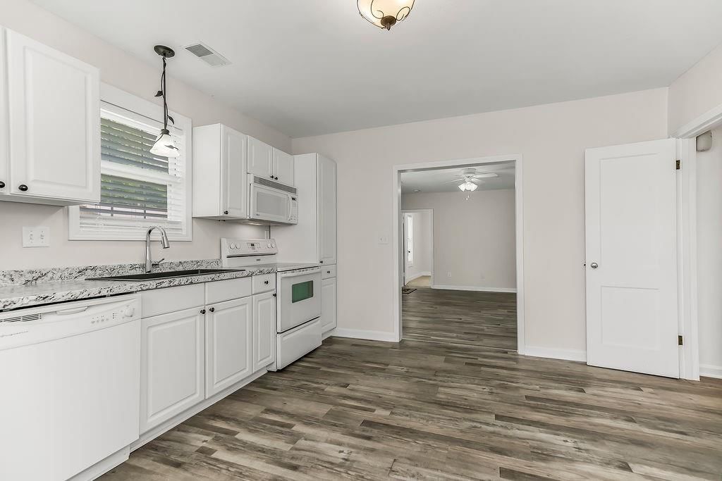 208 N Independence Street — photo 7