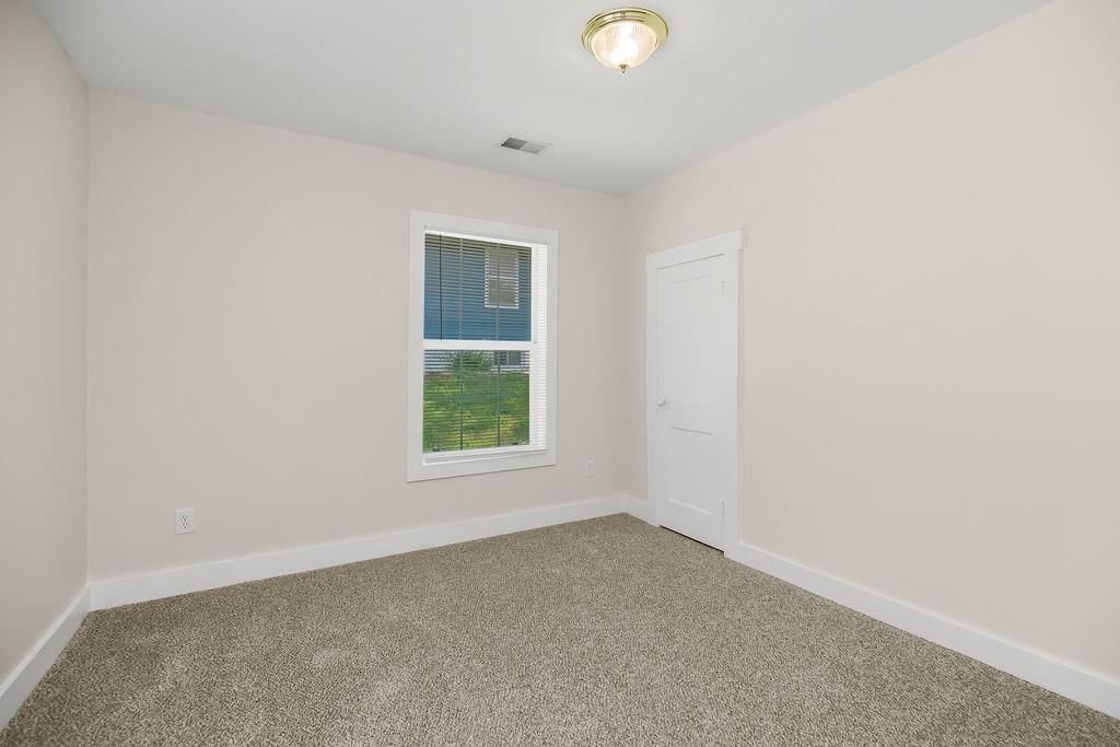 208 N Independence Street — photo 9