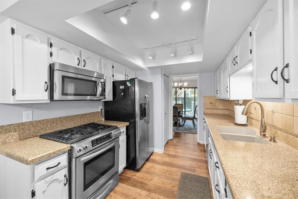 9698 Oakshire Street — photo 8